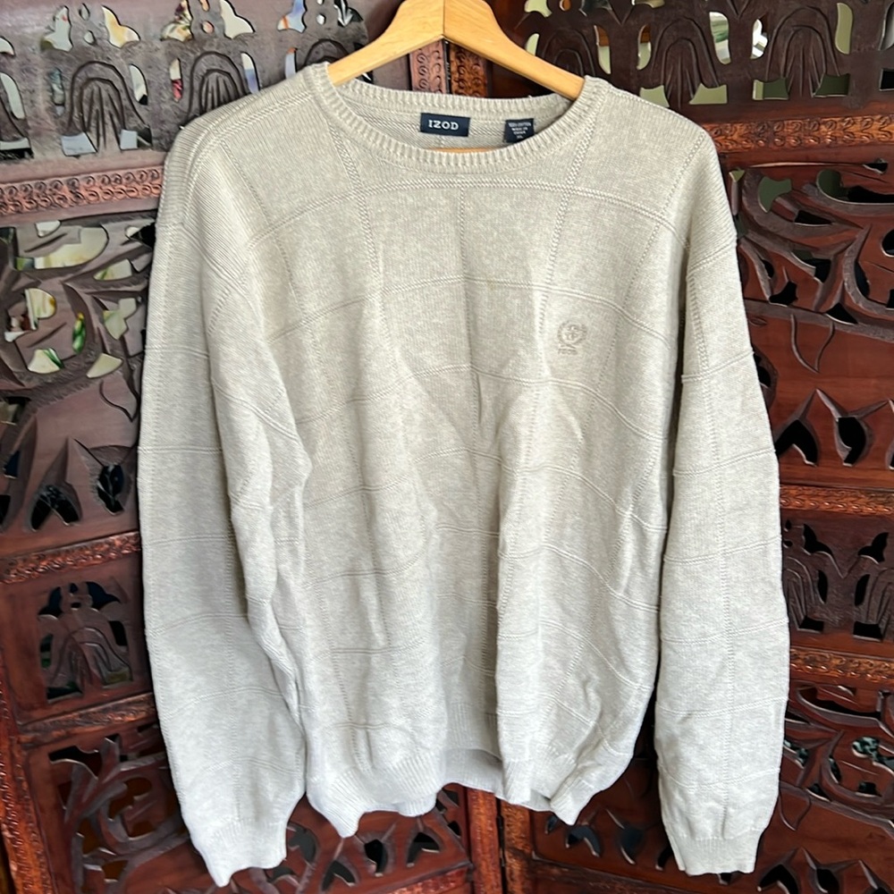 Izod light sweater